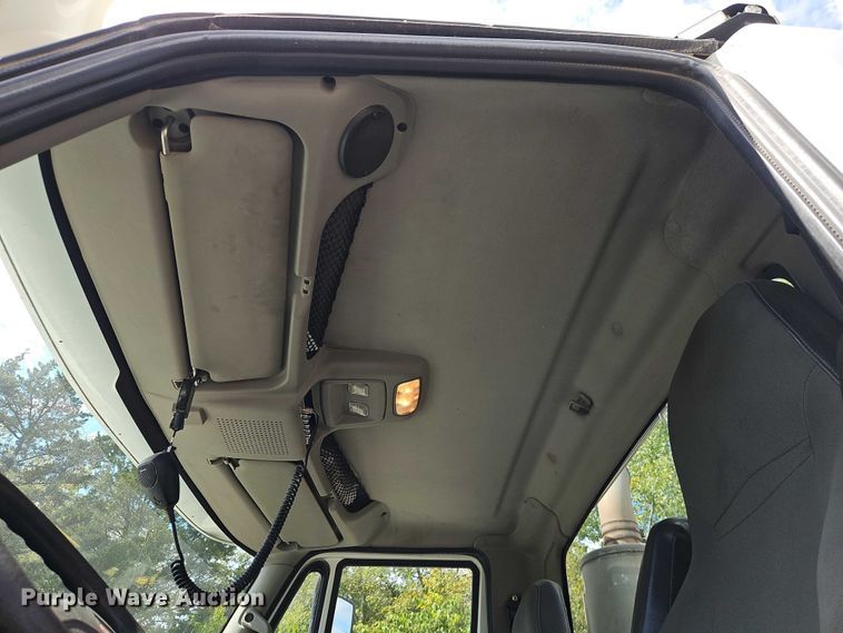 image for item EO4703 2012 International ProStar semi truck