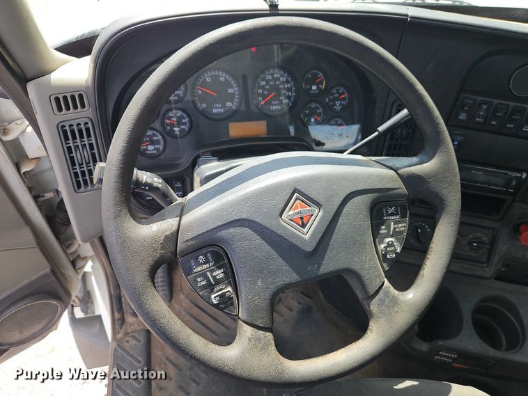 image for item EO4703 2012 International ProStar semi truck