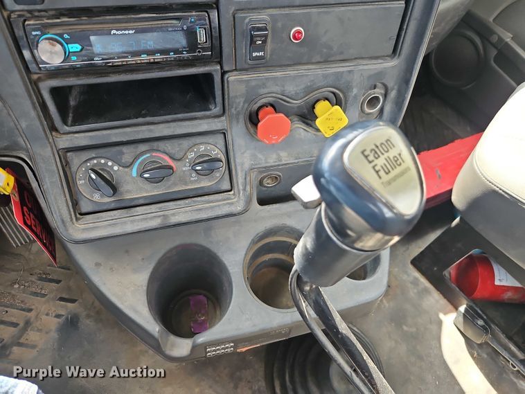 image for item EO4703 2012 International ProStar semi truck