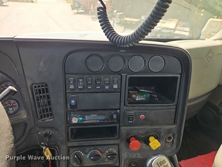 image for item EO4703 2012 International ProStar semi truck