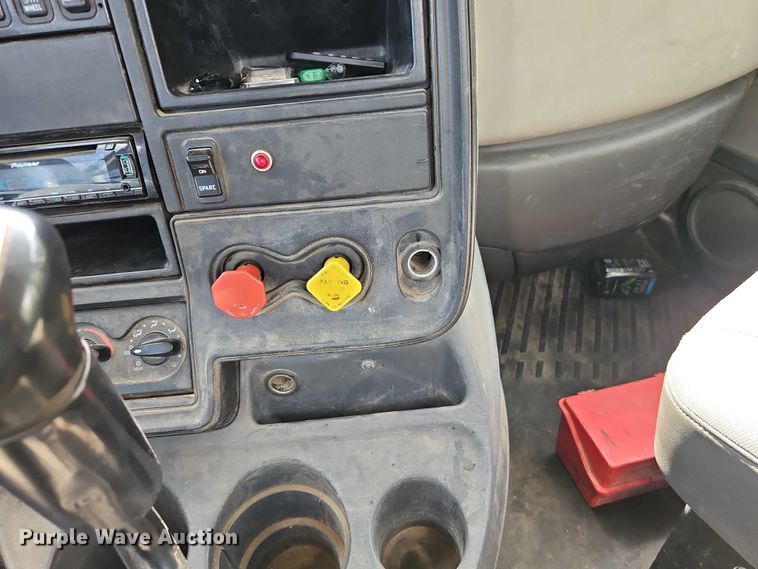 image for item EO4703 2012 International ProStar semi truck