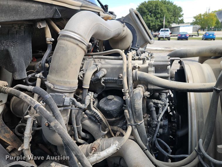 image for item EO4703 2012 International ProStar semi truck