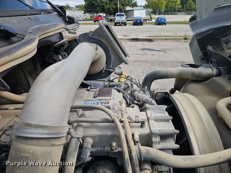 image for item EO4703 2012 International ProStar semi truck