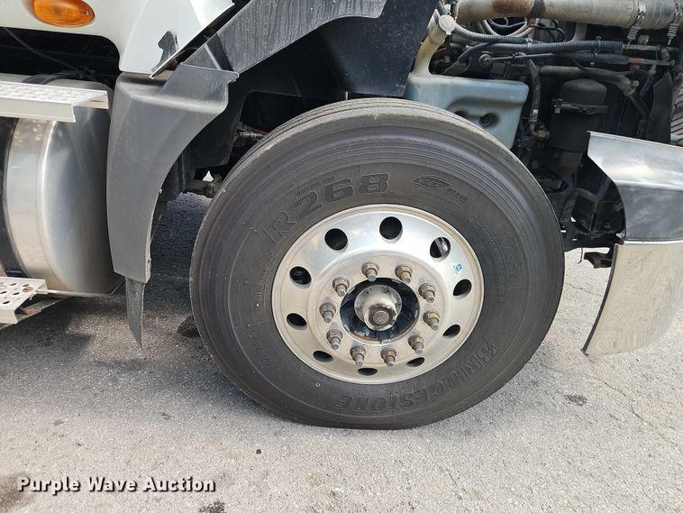 image for item EO4703 2012 International ProStar semi truck