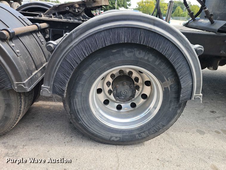 image for item EO4703 2012 International ProStar semi truck