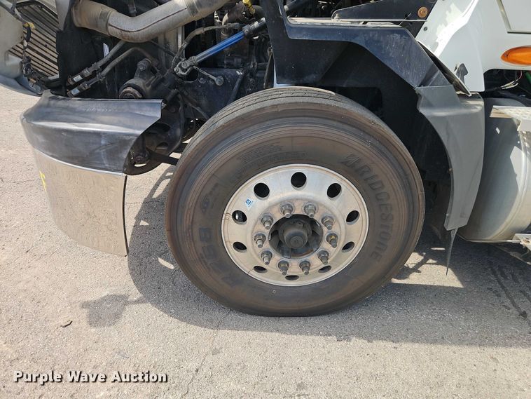 image for item EO4703 2012 International ProStar semi truck