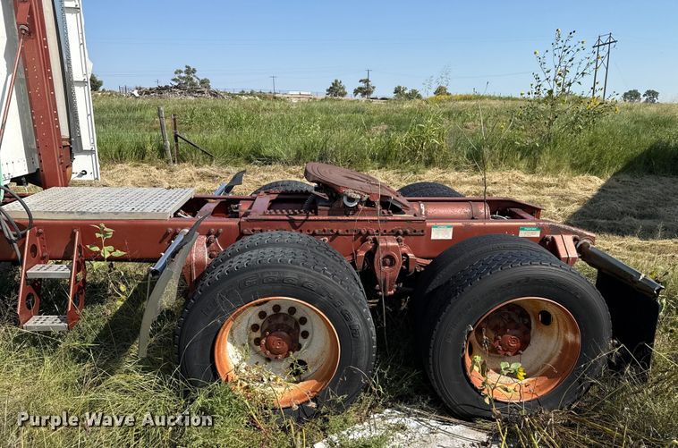 image for item EP0524 1998 Freightliner FLD semi truck