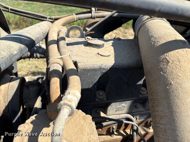 image for item EP0524 1998 Freightliner FLD semi truck