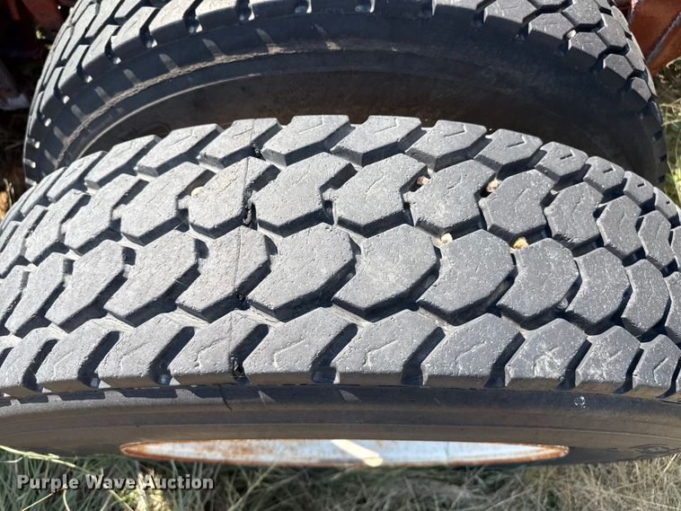 image for item EP0524 1998 Freightliner FLD semi truck