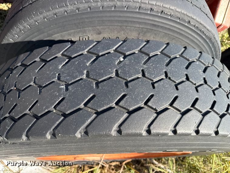 image for item EP0524 1998 Freightliner FLD semi truck