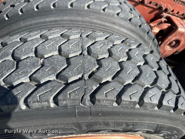 image for item EP0524 1998 Freightliner FLD semi truck