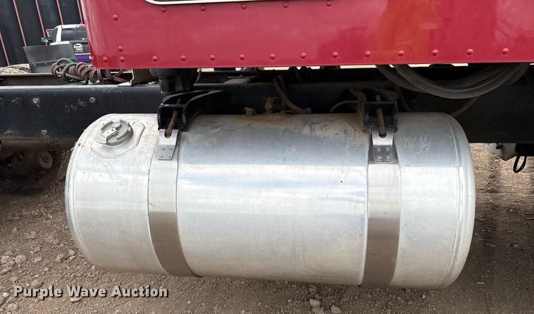 image for item EP0677 2015 Peterbilt 389 semi truck