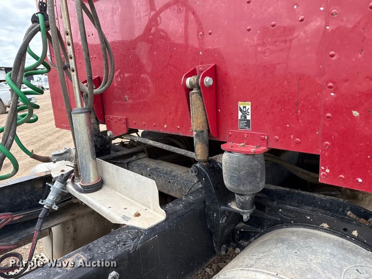 image for item EP0677 2015 Peterbilt 389 semi truck