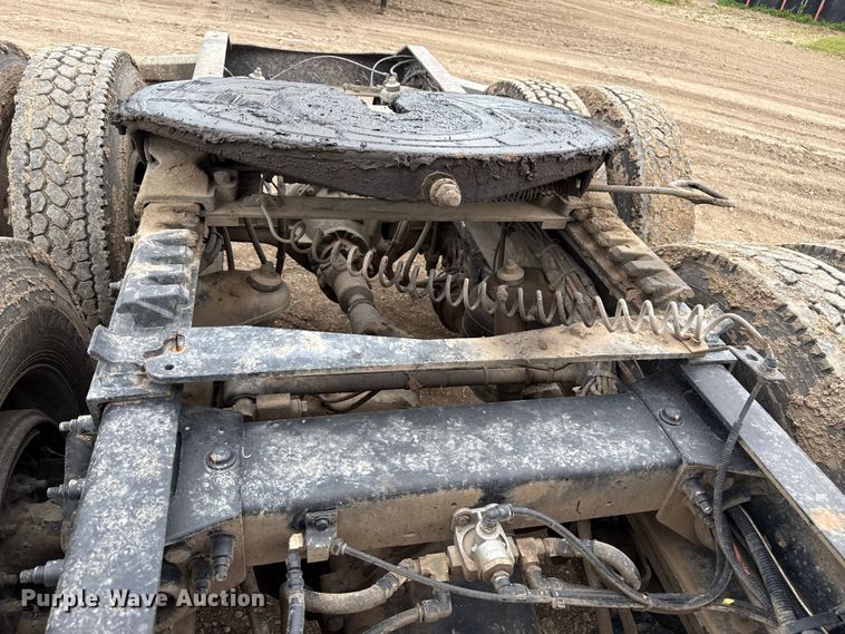 image for item EP0677 2015 Peterbilt 389 semi truck