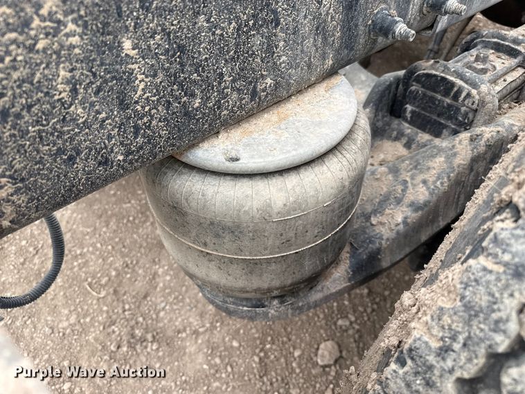 image for item EP0677 2015 Peterbilt 389 semi truck