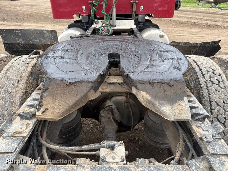 image for item EP0677 2015 Peterbilt 389 semi truck