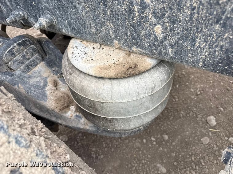 image for item EP0677 2015 Peterbilt 389 semi truck