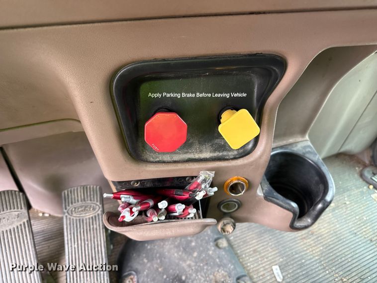 image for item EP0677 2015 Peterbilt 389 semi truck