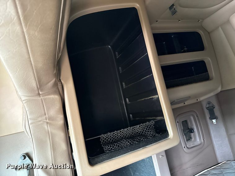 image for item EP0677 2015 Peterbilt 389 semi truck