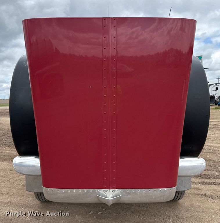 image for item EP0677 2015 Peterbilt 389 semi truck