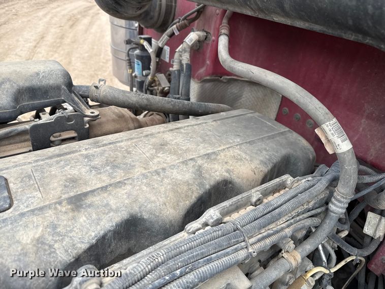 image for item EP0677 2015 Peterbilt 389 semi truck