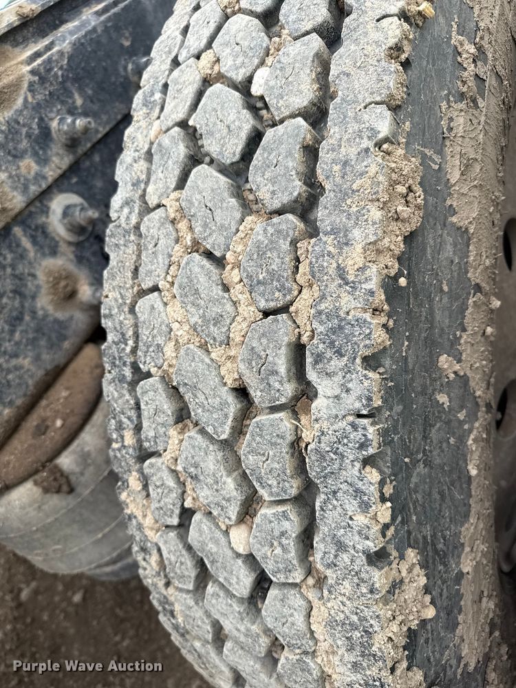 image for item EP0677 2015 Peterbilt 389 semi truck