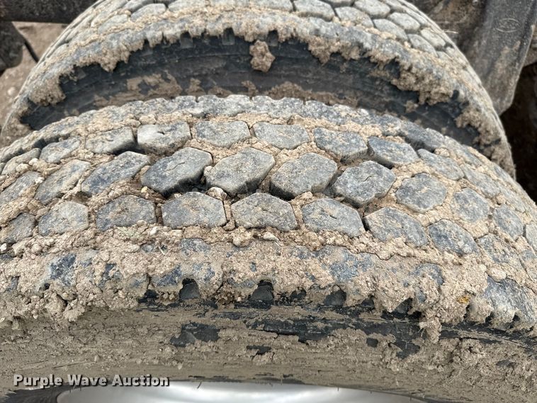 image for item EP0677 2015 Peterbilt 389 semi truck