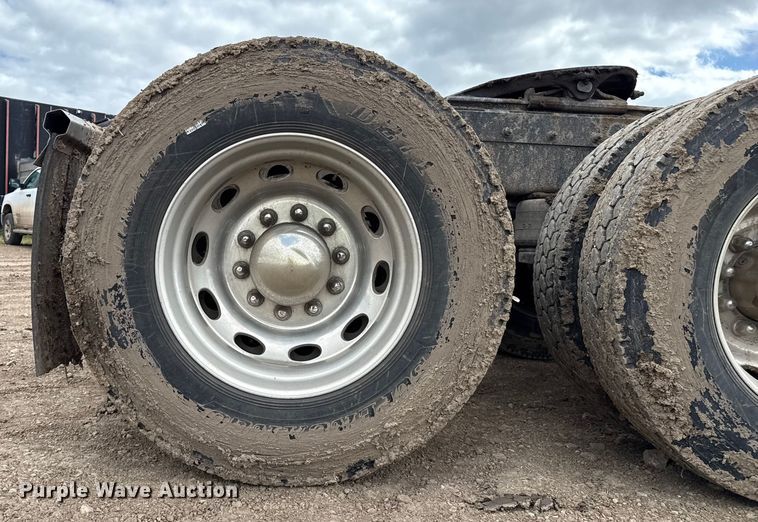 image for item EP0677 2015 Peterbilt 389 semi truck