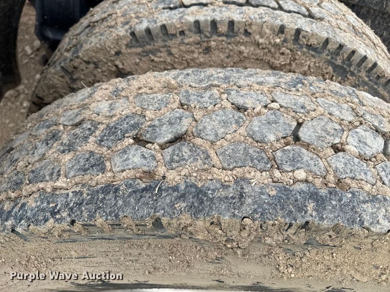 image for item EP0677 2015 Peterbilt 389 semi truck