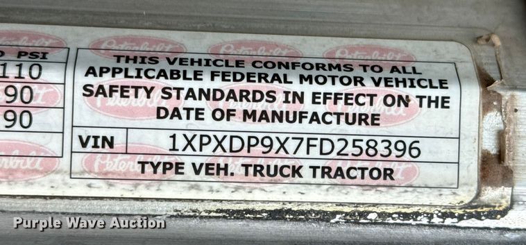 image for item EP0677 2015 Peterbilt 389 semi truck