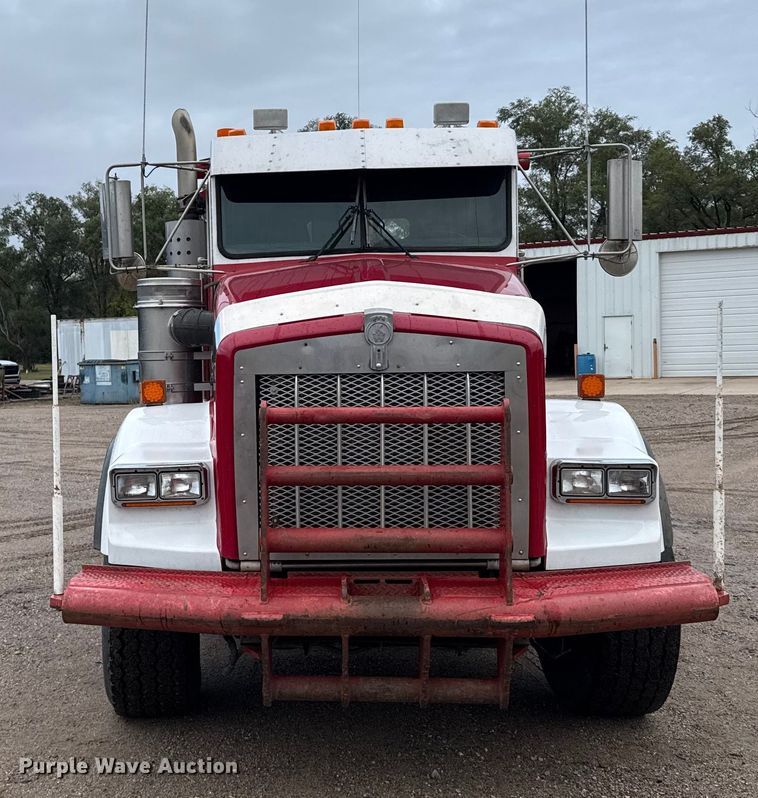 image for item ER2453 1998 Kenworth T800 winch truck