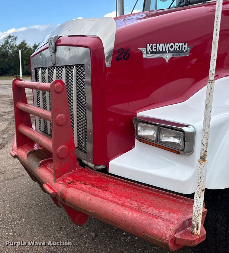 image for item ER2453 1998 Kenworth T800 winch truck