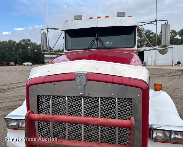 image for item ER2453 1998 Kenworth T800 winch truck