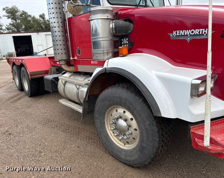 image for item ER2453 1998 Kenworth T800 winch truck