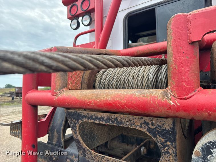 image for item ER2453 1998 Kenworth T800 winch truck