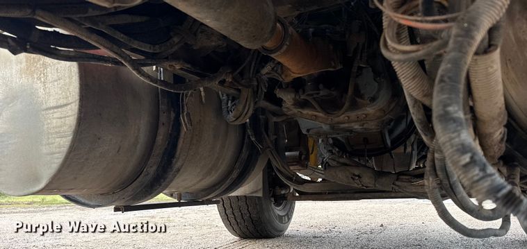 image for item ER2453 1998 Kenworth T800 winch truck