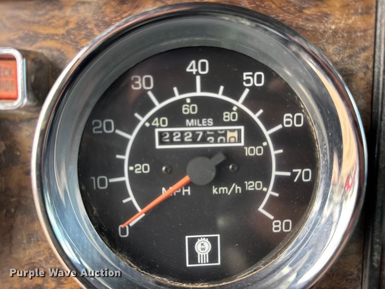 image for item ER2453 1998 Kenworth T800 winch truck