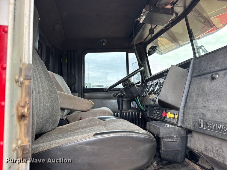 image for item ER2453 1998 Kenworth T800 winch truck