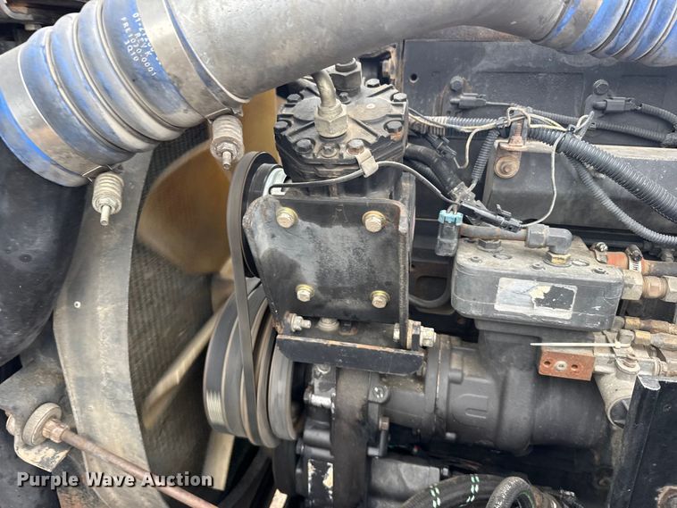 image for item ER2453 1998 Kenworth T800 winch truck