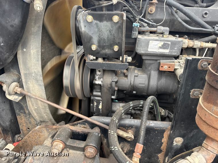 image for item ER2453 1998 Kenworth T800 winch truck