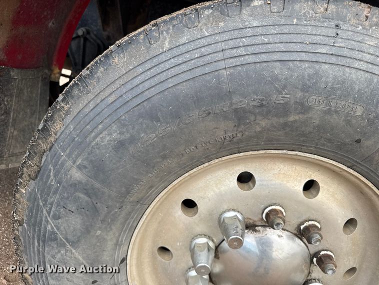 image for item ER2453 1998 Kenworth T800 winch truck