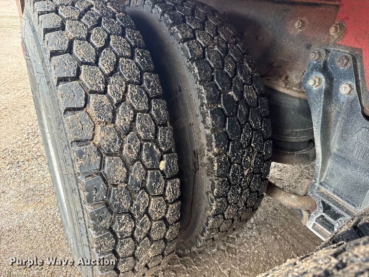 image for item ER2453 1998 Kenworth T800 winch truck