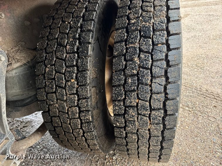 image for item ER2453 1998 Kenworth T800 winch truck