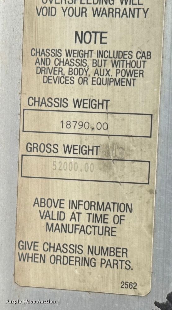 image for item ER2453 1998 Kenworth T800 winch truck