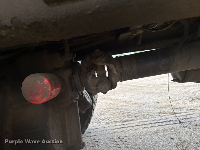 image for item ER2454 2005 Kenworth T800 glider kit winch truck