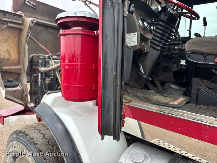 image for item ER2454 2005 Kenworth T800 glider kit winch truck