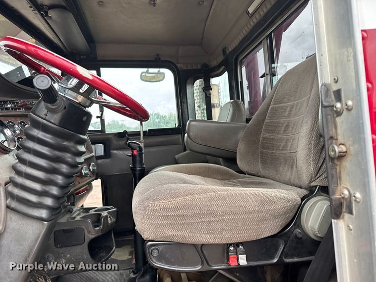 image for item ER2454 2005 Kenworth T800 glider kit winch truck