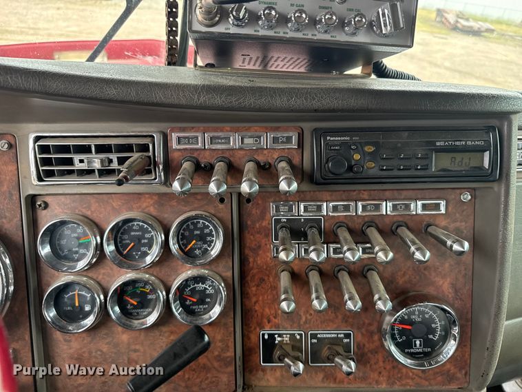 image for item ER2454 2005 Kenworth T800 glider kit winch truck