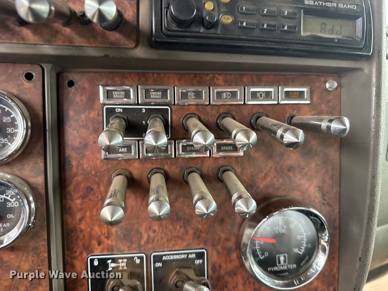 image for item ER2454 2005 Kenworth T800 glider kit winch truck