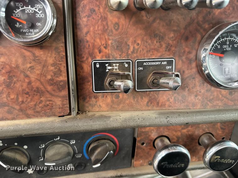 image for item ER2454 2005 Kenworth T800 glider kit winch truck